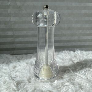 Cole & Mason Lucite Acrylic Pepper/salt Grinder, Used, average condition.